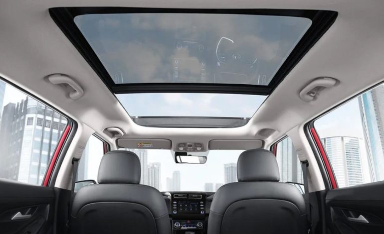 Tips Merawat Sunroof Mobil Agar Tetap Awet!