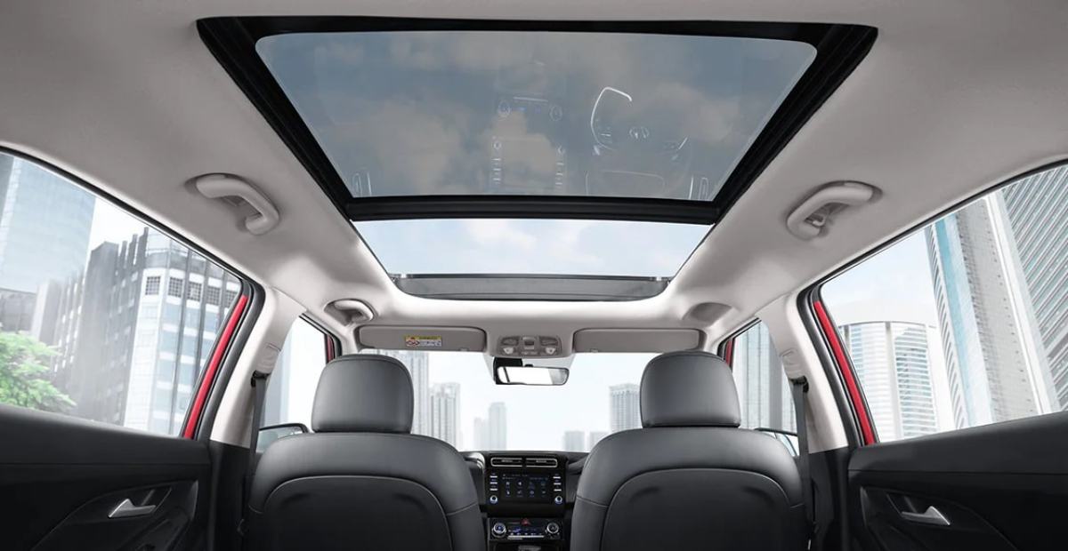 Tips Merawat Sunroof Mobil Agar Tetap Awet!