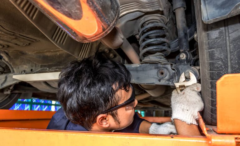 4 Cara Merawat Shockbreaker Mobil Agar Lebih Awet