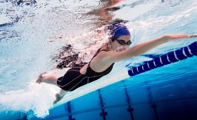 5Teknik Dasar Renang yang Perlu Dipelajari Pemula dan Manfaatnya